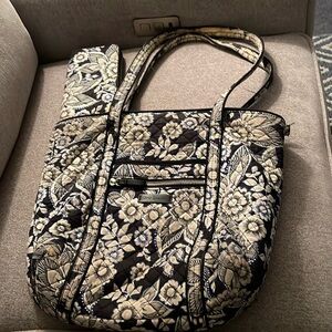 Vera Bradley blue/white printed zippered medium sized tote with matching wallet